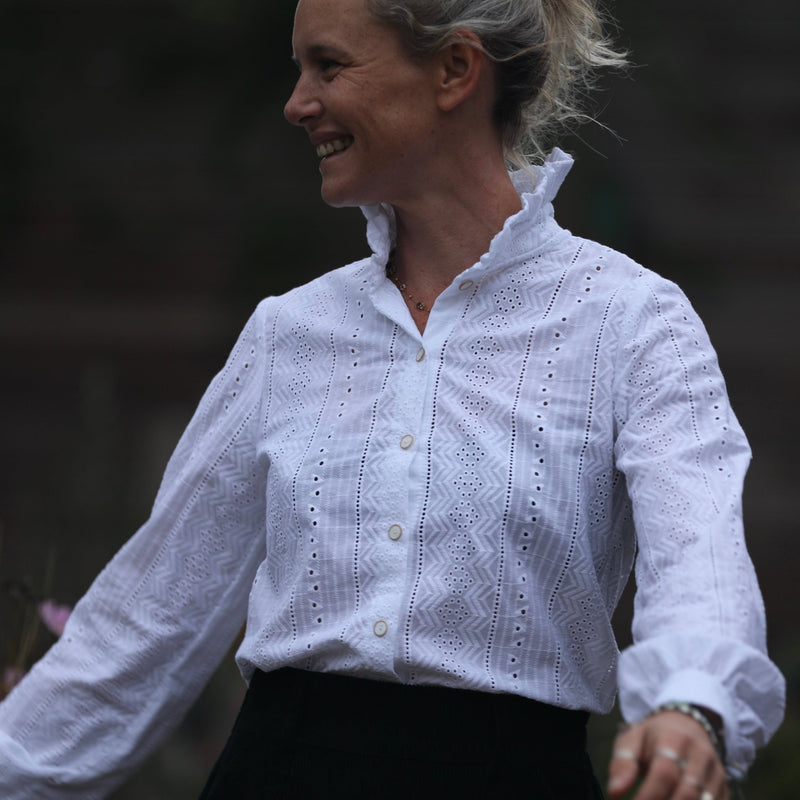 Blouse Marthe - broderie géométrique blanche - Quintessence