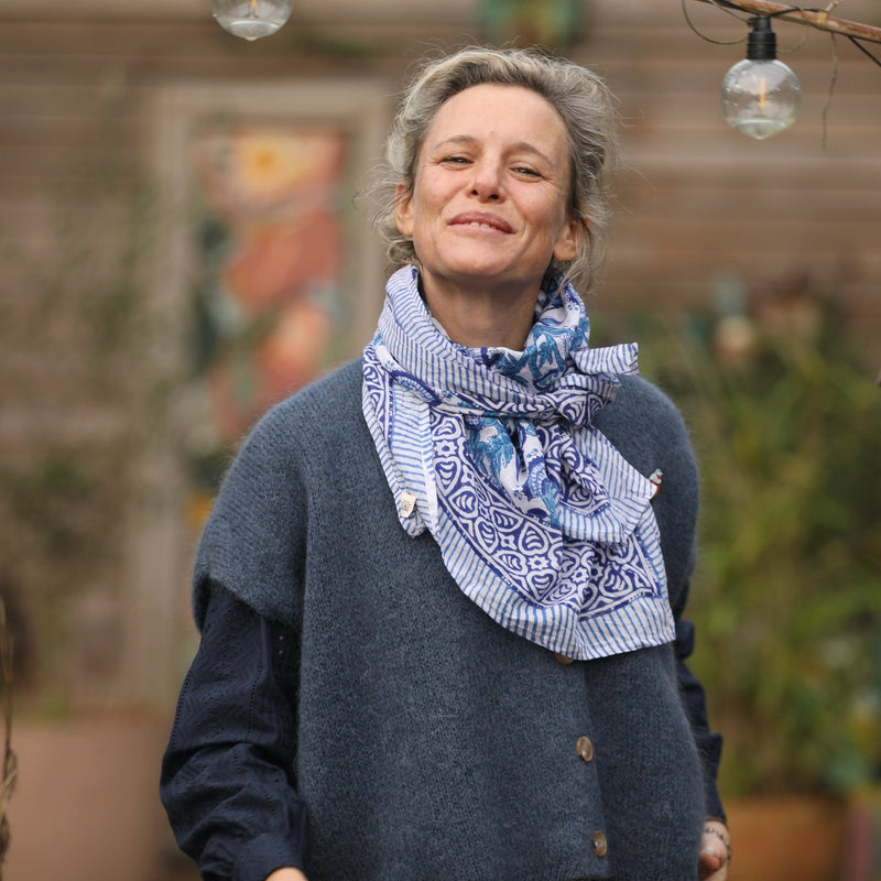 Le foulard Indira bleu méditérannée - Quintessence