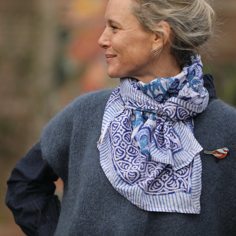 Le foulard Indira bleu méditérannée - Quintessence