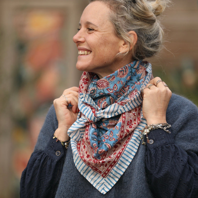 Le foulard Indira Espelette - Quintessence