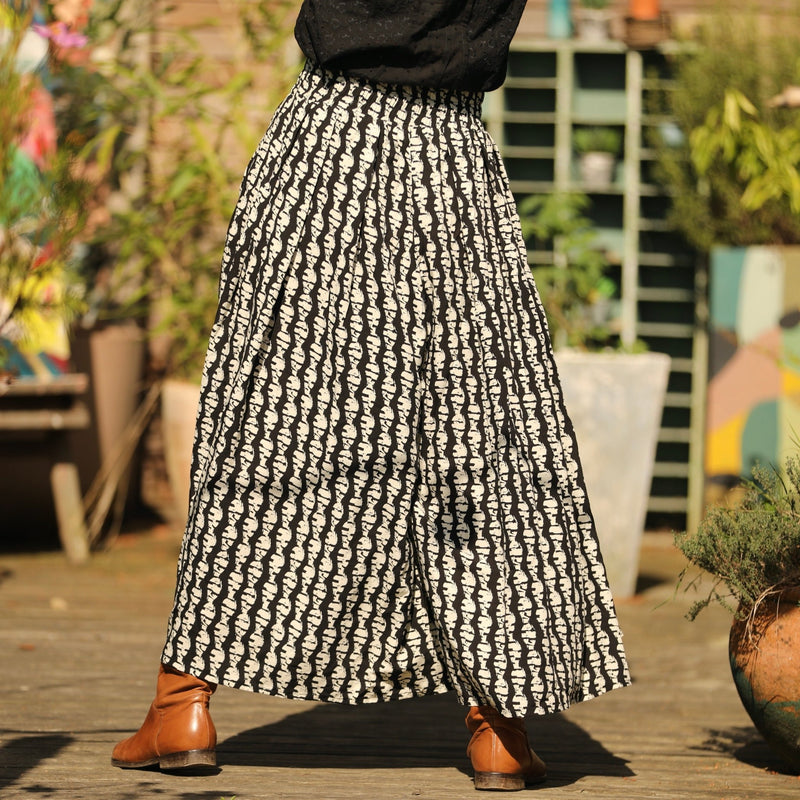 Pantalon Paco - viscose Batik noir/blanc - Quintessence