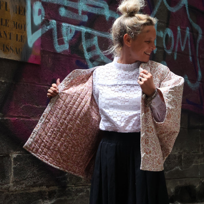 Veste kimono Yoko - coton matelassé fleuri automnal/ doublure fleuri rosé - Quintessence