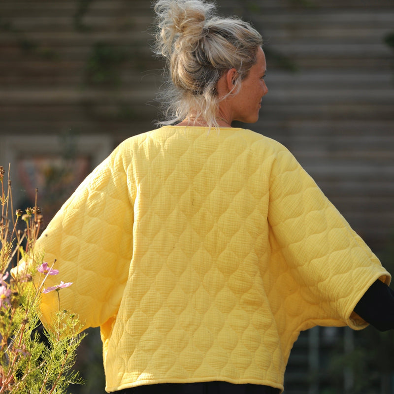 Veste kimono Yoko - double gaze de coton matelassé jaune mimosas - Quintessence