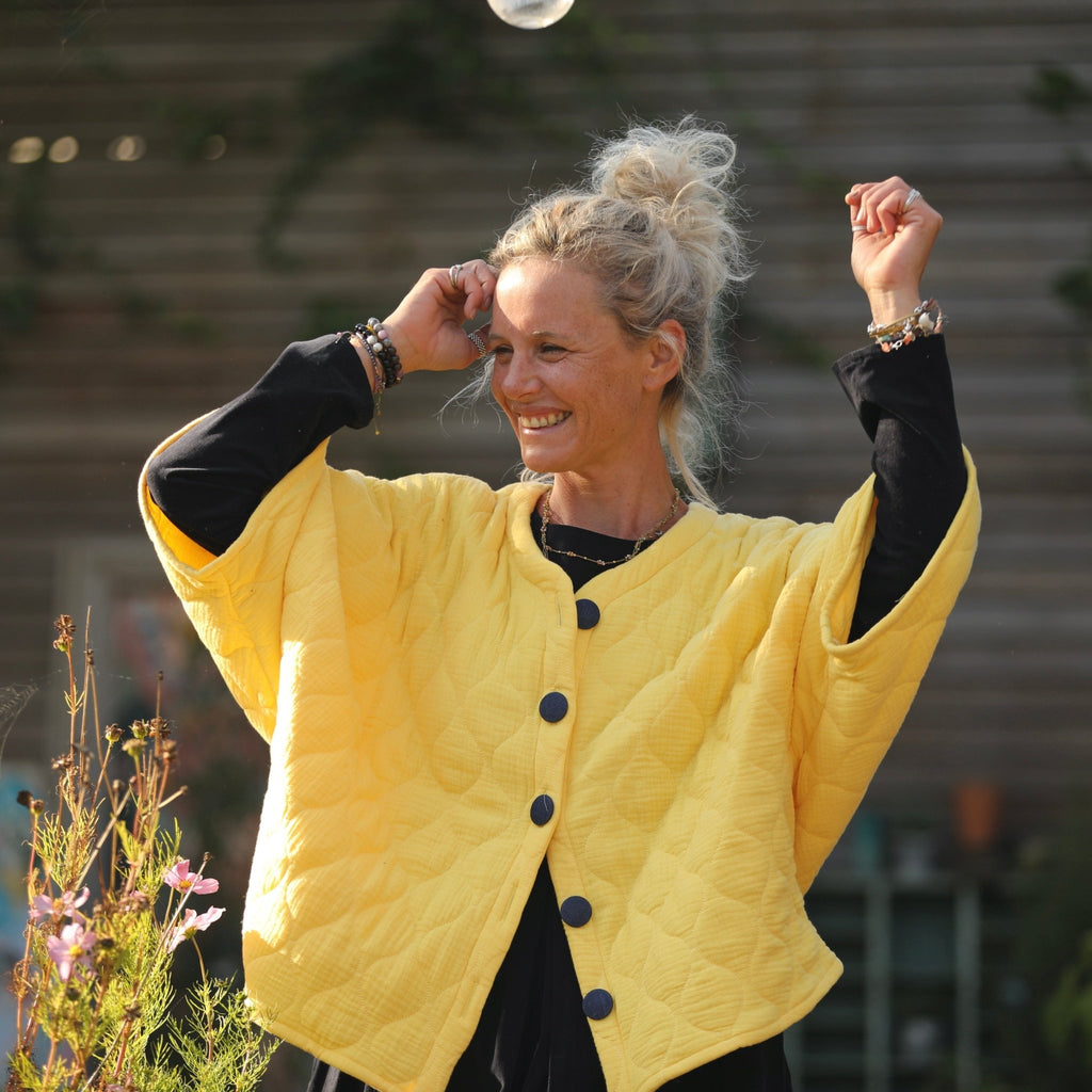 Veste kimono Yoko - double gaze de coton matelassé jaune mimosas - Quintessence